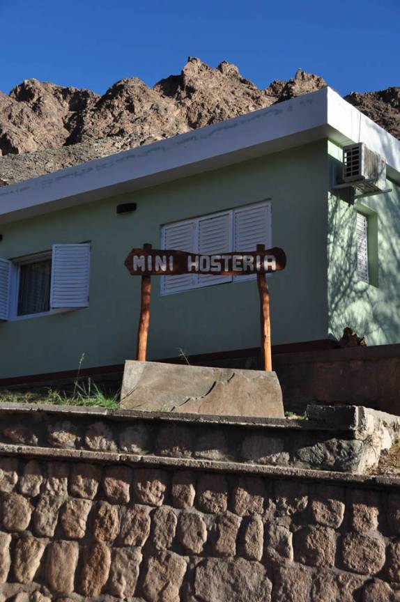 Nossa pousada perto das deliciosas termas de Fiambalá, na Argentina